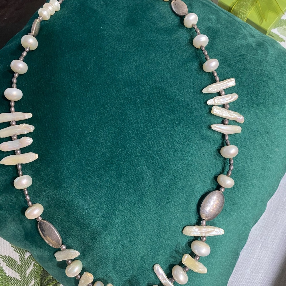 Elegant Pearl and Silver Necklace very big and old.